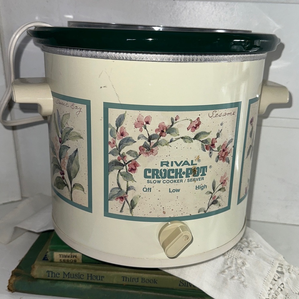 Vintage Rival 3.5 quart crock pot